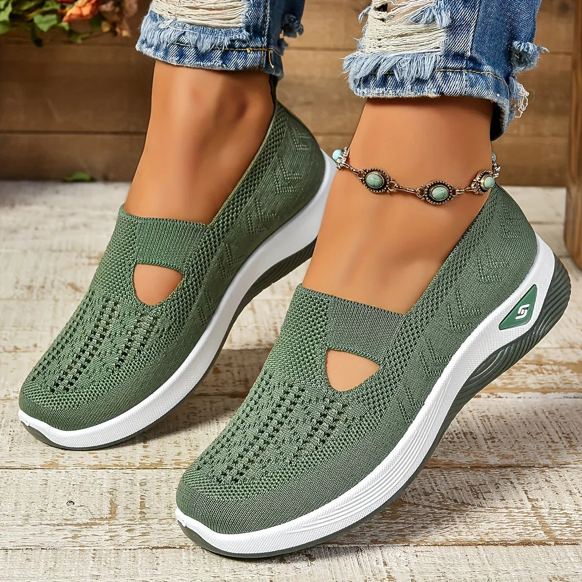 CloudWear™ – Breathable and Ultimate Comfortable Orthopaedic Sneakers for Women